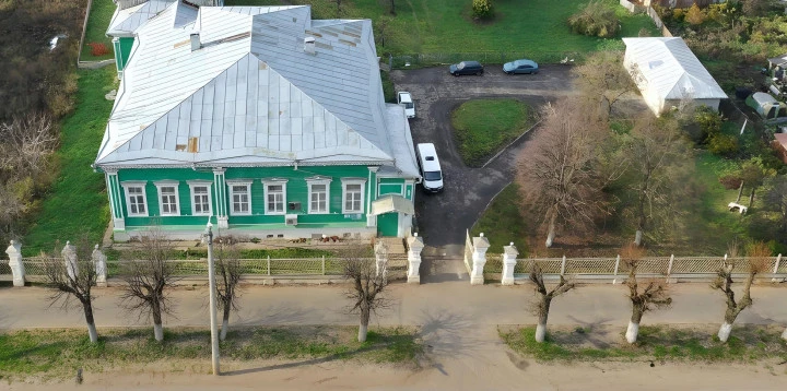 Здание ОКН с зем. участком 4 385 кв.м в центре г. Переславля-Залесского: Ярославская область, г. Переславль-Залесский, ул. Советская, д. 22, с земельным участком